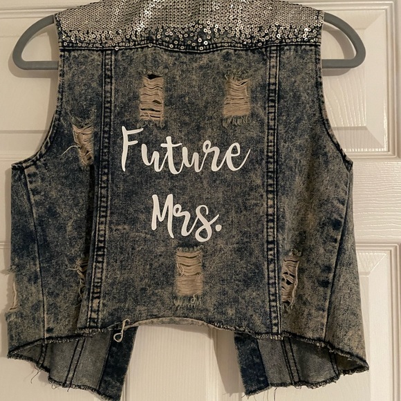 One of a kind upcycled denim jacket - Picture 3 of 3